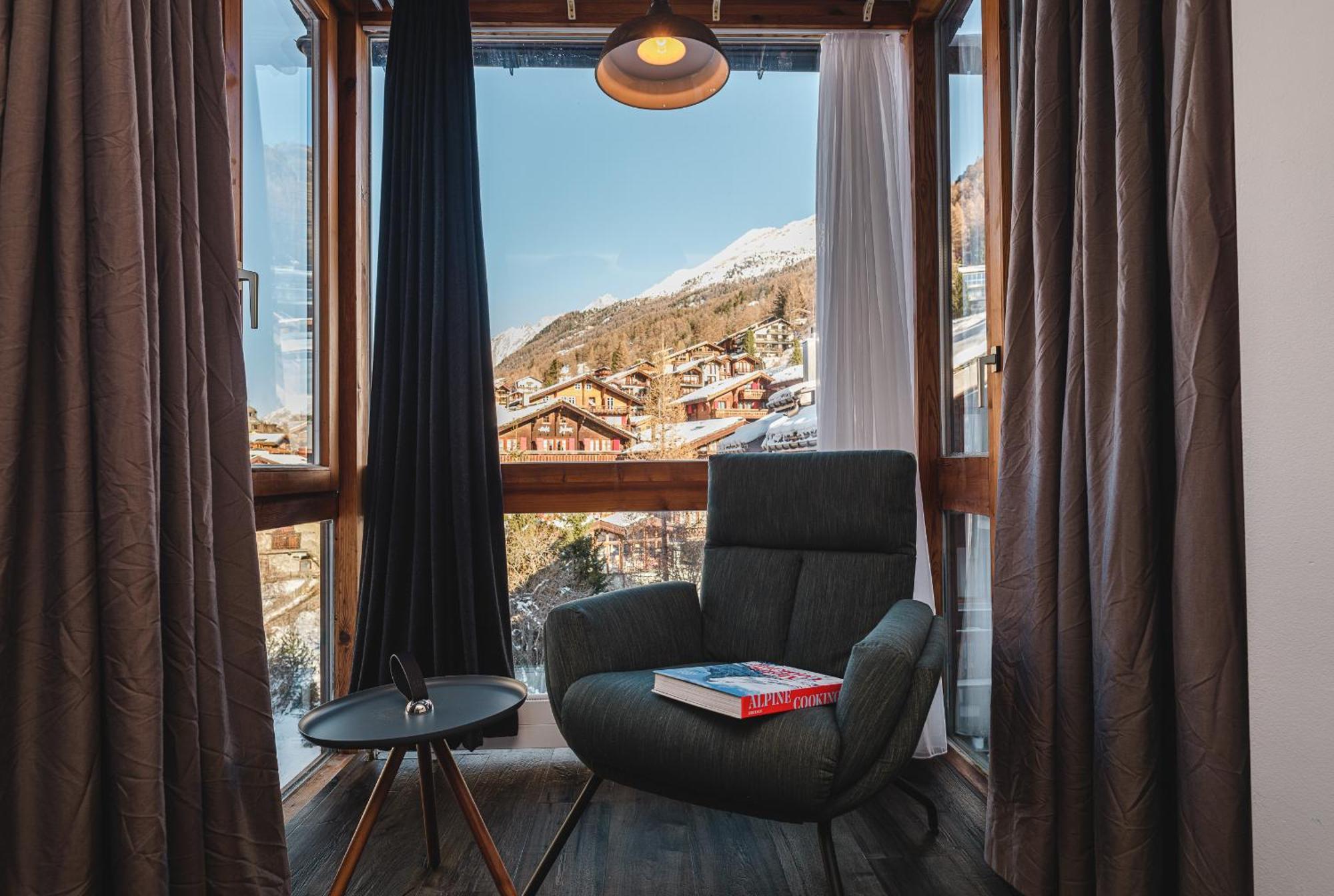 The Rex Hotel Zermatt Room photo